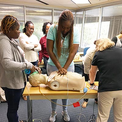 nurses undergoing ACLS training